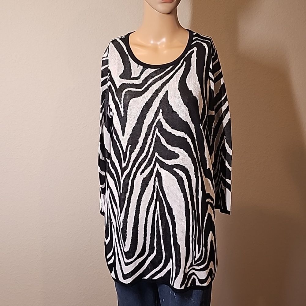 Chico’s Zebra-Print Tunic Sweater 3/4 Sleeve Size Medium